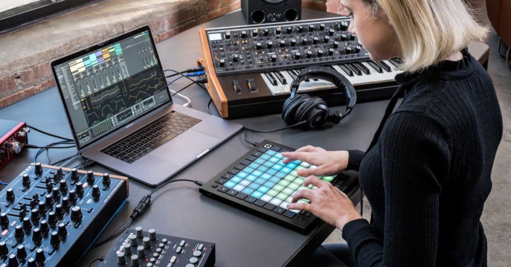 The 8 Best MIDI Controllers for Home Music Production in 2022