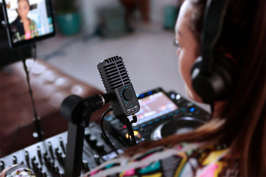 8 Best Podcast Microphones in 2024